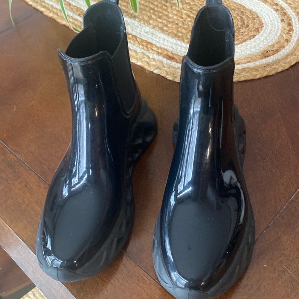 All weather unlined bootie